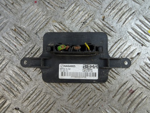 PEUGEOT 3008 heater fan resistor P7708004