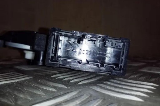 Моторчик вікна задньої правої volvo xc90 i 32283267 2.0l бензин