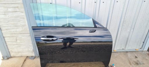 Mercedes w118 cla передні праві двері в зборі колір 191