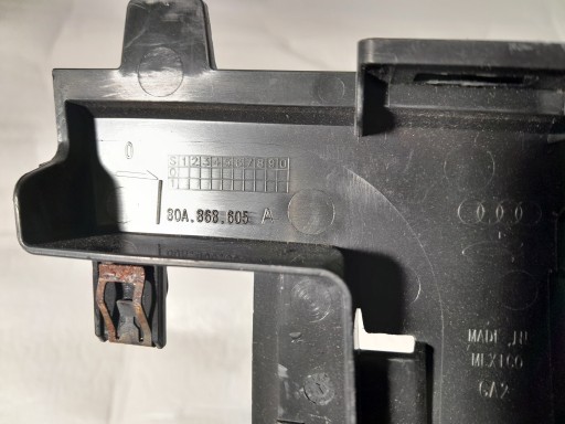 AUDI Q5 mřížka kryt stěny boční 80A868605A