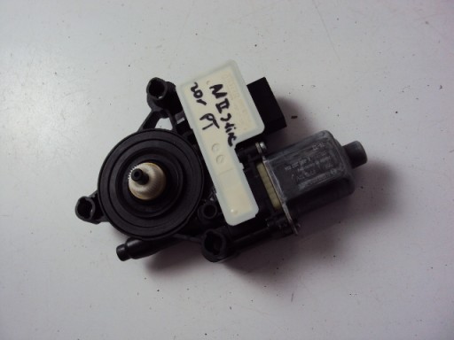 5Q0959408 - Мотор заднього правого скла audi a1 ii 82a 20 років тому