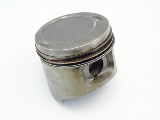 Поршень 95V31 2.3 8v MERCEDES W123 S123 C123 M102