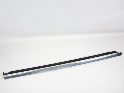 moulding dust under the window of a fender rear rear part left Mercedes W251 LONG