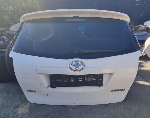 TOYOTA VERSO 09- КРИШКА БАГАЖНИКА