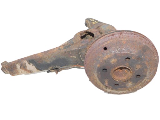 Польський fiat 126p 99r кулак поворотний правий зад