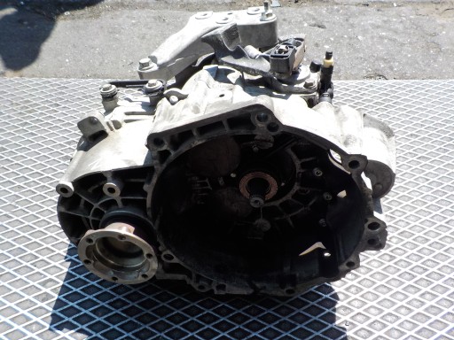 VOLKSWAGEN PASSAT B6 2.0 TDI CAMBIO KXZ