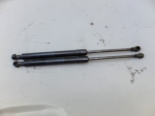 tlumič kapoty záď komplet bmw e87 2007r