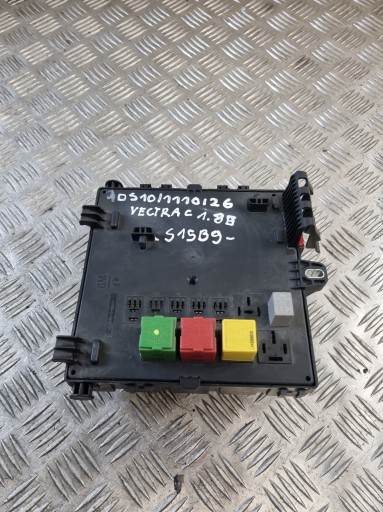 fuse box OPEL VECTRA C 1.8B