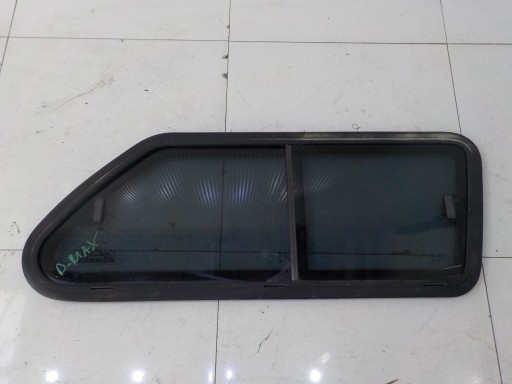 Isuzu D-max и боковое стекло