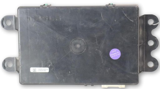 Tesla model s lift 2016 - модуль контроллера подвески 1060989-03-b