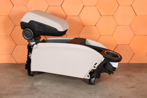 BMW i3 I01 TUNEL mitte Armlehne CARUMGRAU + LADOWARKA BEZPRZEWODOWA