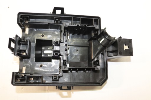 13470476 - OPEL ADAM БЛОК ЗАПОБІЖНИКІВ НИЖНІЙ КОРПУС