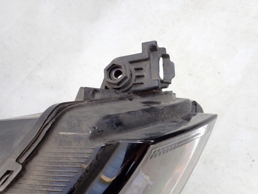 SKODA KAROQ 17-21 light front front right