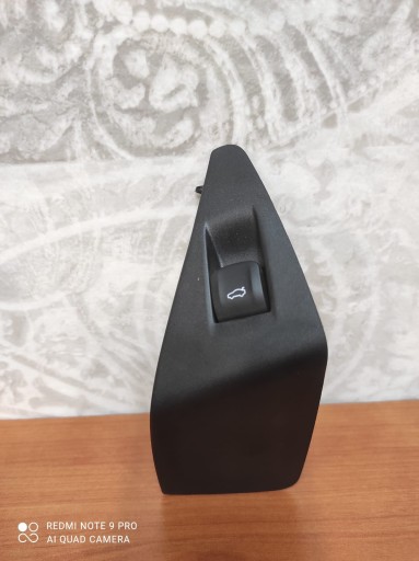 Bouton panel pour l’ouverture du capot BMW 8 G14
