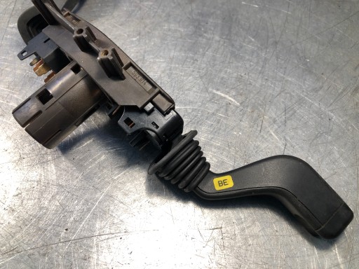 kormány alatti karok Opel Astra F 90306520 593914