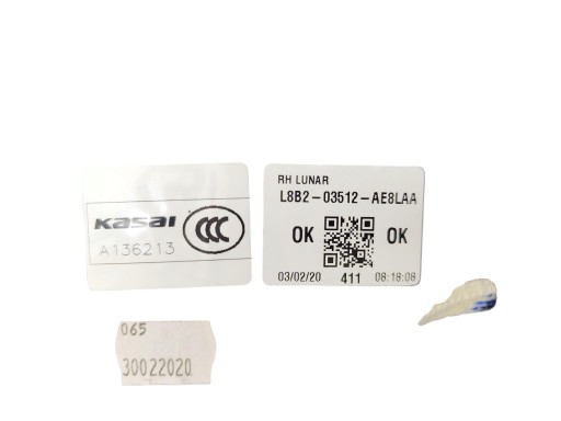 moulding cover SLUPKA right LAND ROVER DEFENDER II L663 L8B2-03512-EA