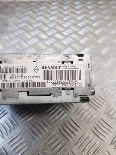 RADIO 8200256141C RENAULT MEGANE II 03R