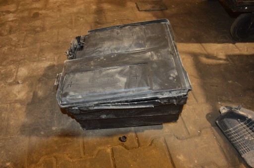 Ford Transit MK8 FL корпус аккумулятора