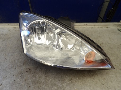 Ford Focus mk1 light front right