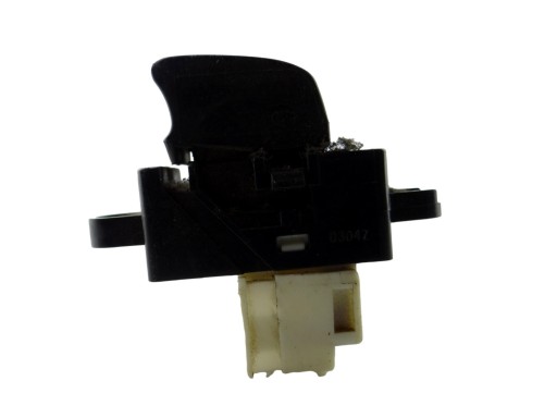 Bouton Lève vitre Vitre NISSAN ALMERA 0304Z