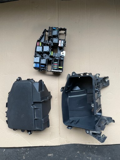 1779069601 2475407600 - БЛОК ЗАПОБІЖНИКІВ MERCEDES A 177 A45 AMG