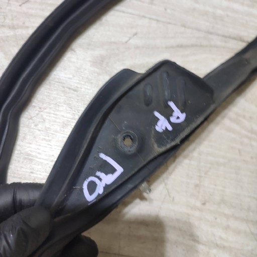 gasket door przednich front right Suzuki Vitara (LY)