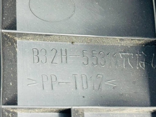 KRATKI air conditioning devices air SRODKOWE Mazda 3 BK III 03-09 B32H55311