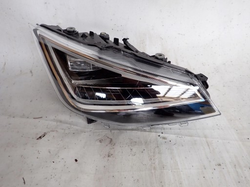 SEAT IBIZA V 5F ARONA 6F LIFT 21- far desna prednji dio prednja