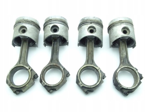 106L3 - ДЖОН ДІР 2130 1972-1974 ПОРШЕНЬ ШАТУН