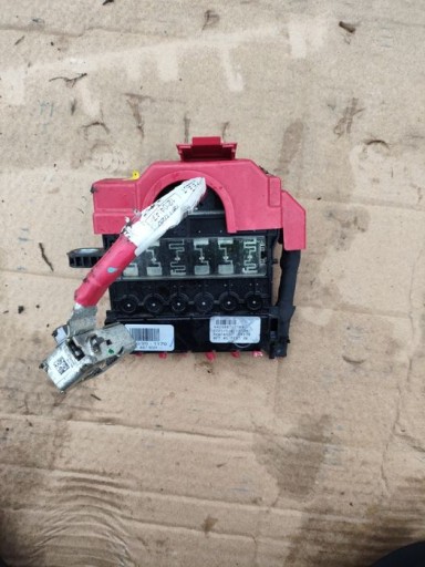 241148785R - Модуль предохранителей аккумулятора renault megane iv лифт