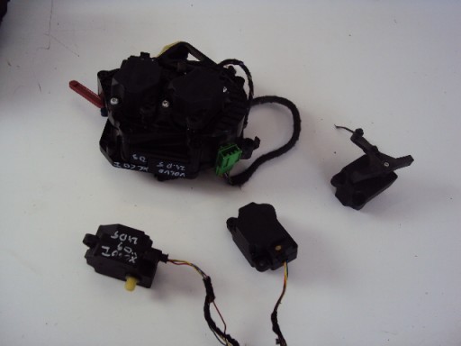 ДВИГУНИ ОБІГРІВАЧА VOLVO XC60 І 2008-