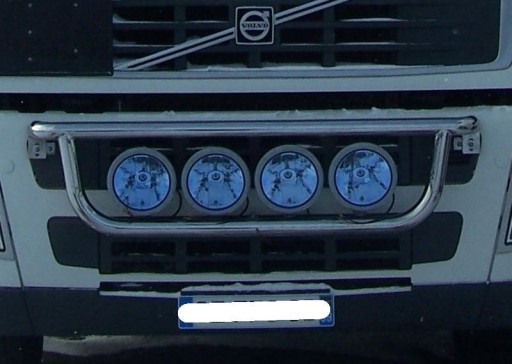 Нижний патрубок решетки Volvo FH2