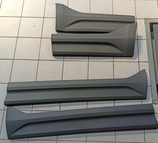 Молдинги кузовных элементов Volvo XC40