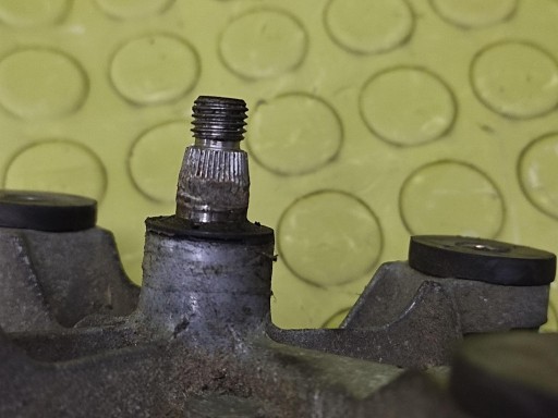 MITSUBISHI PAJERO 3 motor brisača prednji dio 8492007351