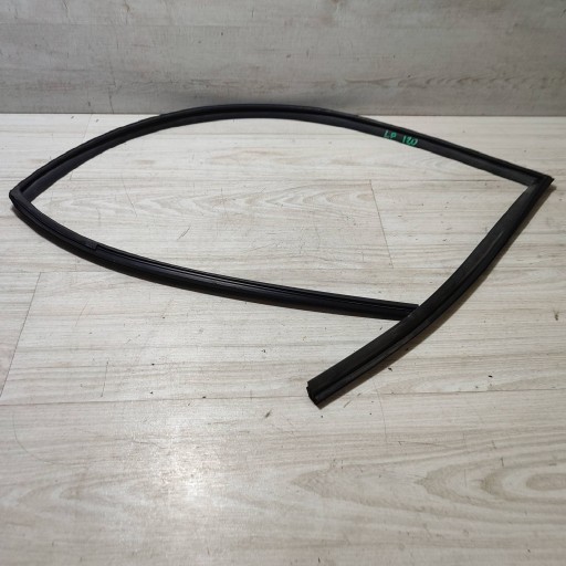 gasket windows door przednich front left Hyundai i20 (