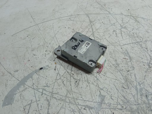 4 - Модуль драйвера toyota rav 4v oe 86572-42130