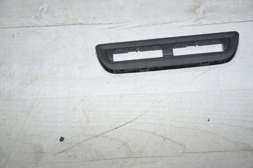 frame cover wyswietlacza Peugeot 2008 14r