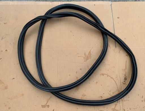 Porsche panamera 4 971 2.9 v6 e-hybrid ущільнювач дверей багажника 974827705