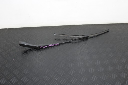 wiper arm wiper left A2058203700 MERCEDES C-KLASA W205 SB