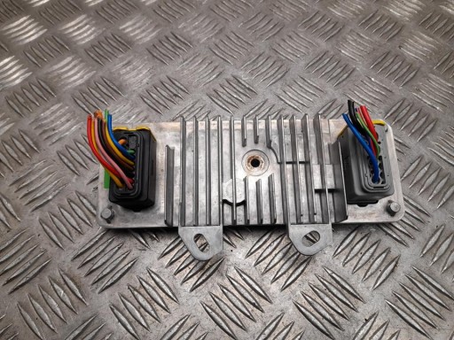 1764896-99-D - Контроллер распознавания прицепа tesla модель 2025 г. 176489699d