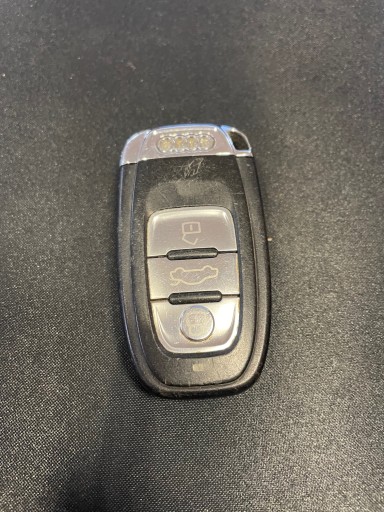 Дистанционный ключ Audi OE 8T0959754D