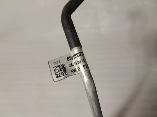 AUDI A4 B9 vedení trubka klimatizaci 8W1820720A