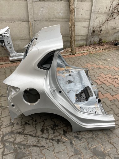 68010r21-8 - Пояс заднє крило чверть Renault Clio V 21R