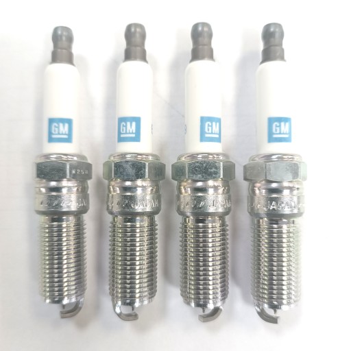 55500619 - Свічки 2.0 бензин nht/nft - оригінал gm opel insignia a/b
