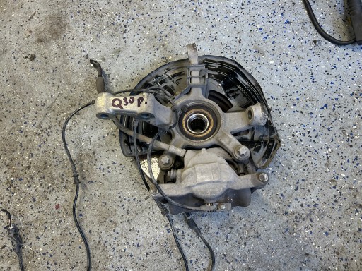 INFINITI Q30 1,5 D swing right front