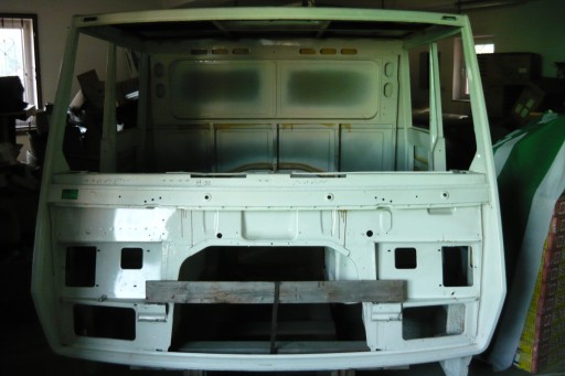 КАБІНА STEYR НОВА ЦІЛІСТЮ АБО ЧАСТИНАМИ