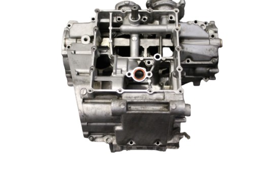 2355522 - GSXR 600 K1 K2 K3 блок картери двигун