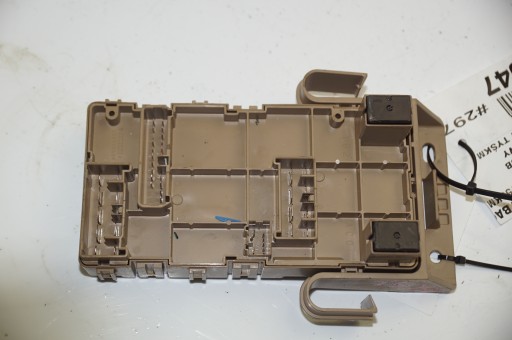 compartment of fuses 82201AJ000 SUBARU LEGACY V