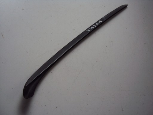 Молдинг лобового стекла передний правый BMW 3 серии E90