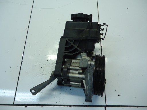 MERCEDES E W212 2.2 CDI 651.911 servo pump 7693900528
